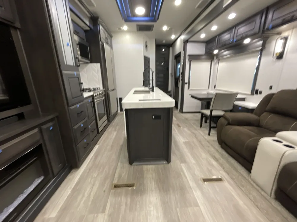 2022 drv luxury suites Mobile Suites 39DBRS3 - Photo 3