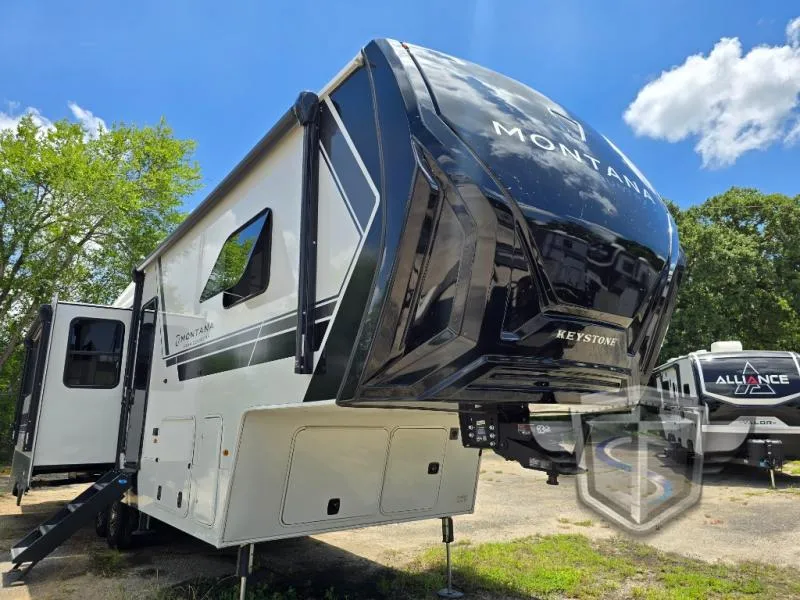 2026 Keystone Montana High Country 290RL - Photo 2
