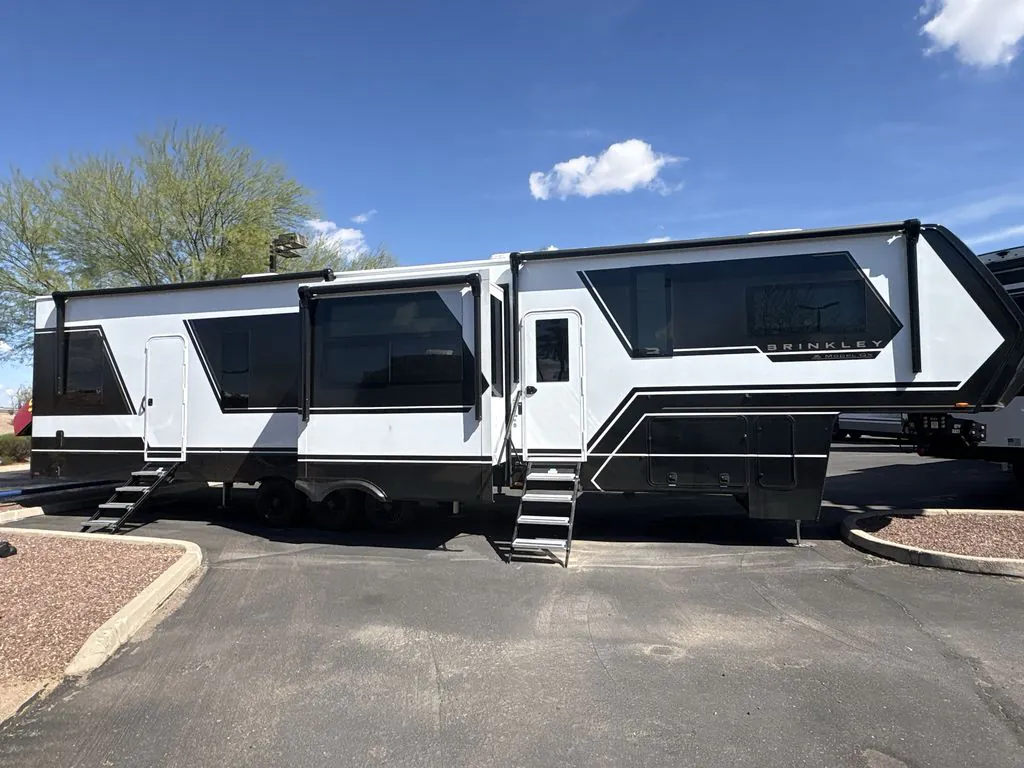 2026 Brinkley Model G 4000, Photos photo 2