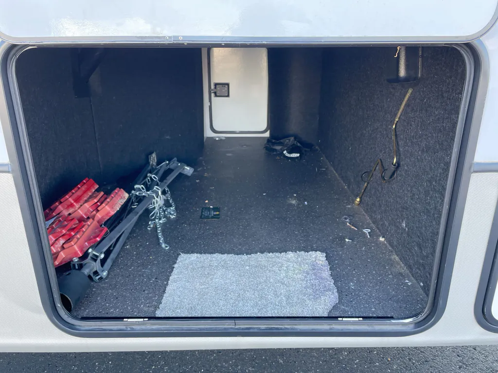 2023 Keystone Avalanche 390DS, Photos photo 38