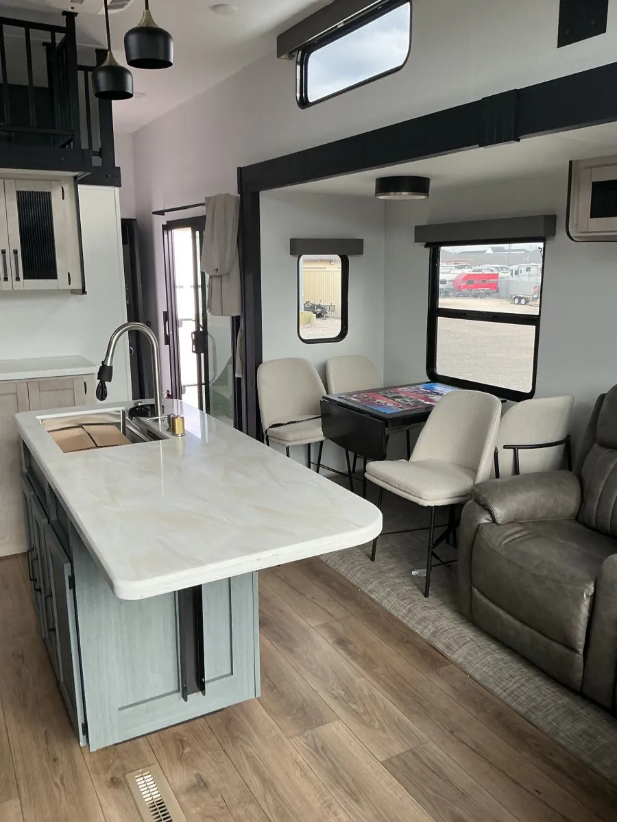 2027 Forest River Puma Vista 422LFT, Photos photo 8