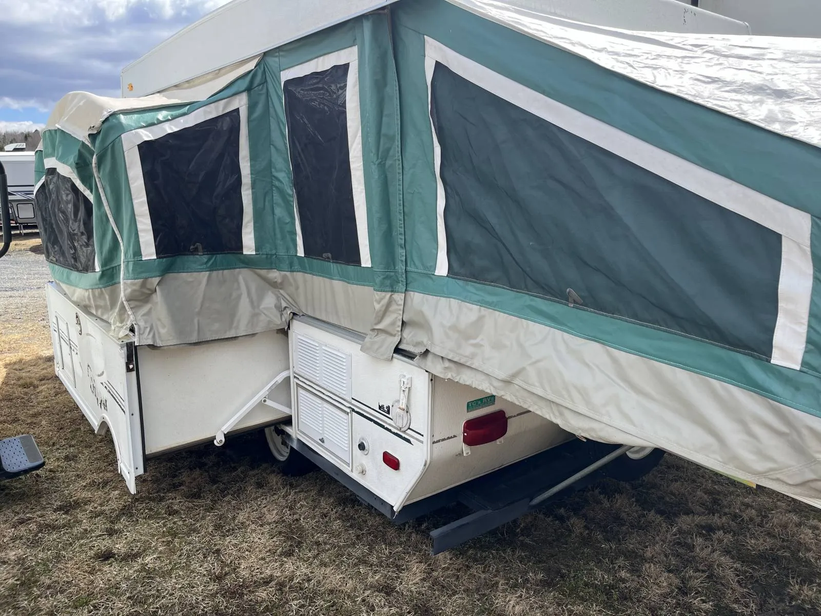 2001 Coachmen CLIPPER 1265 - Main photo