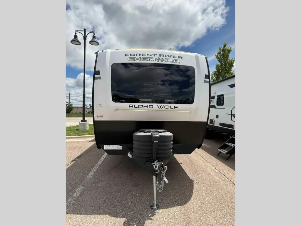 2026 Forest River Cherokee Alpha Wolf 33BH, Photos photo 3