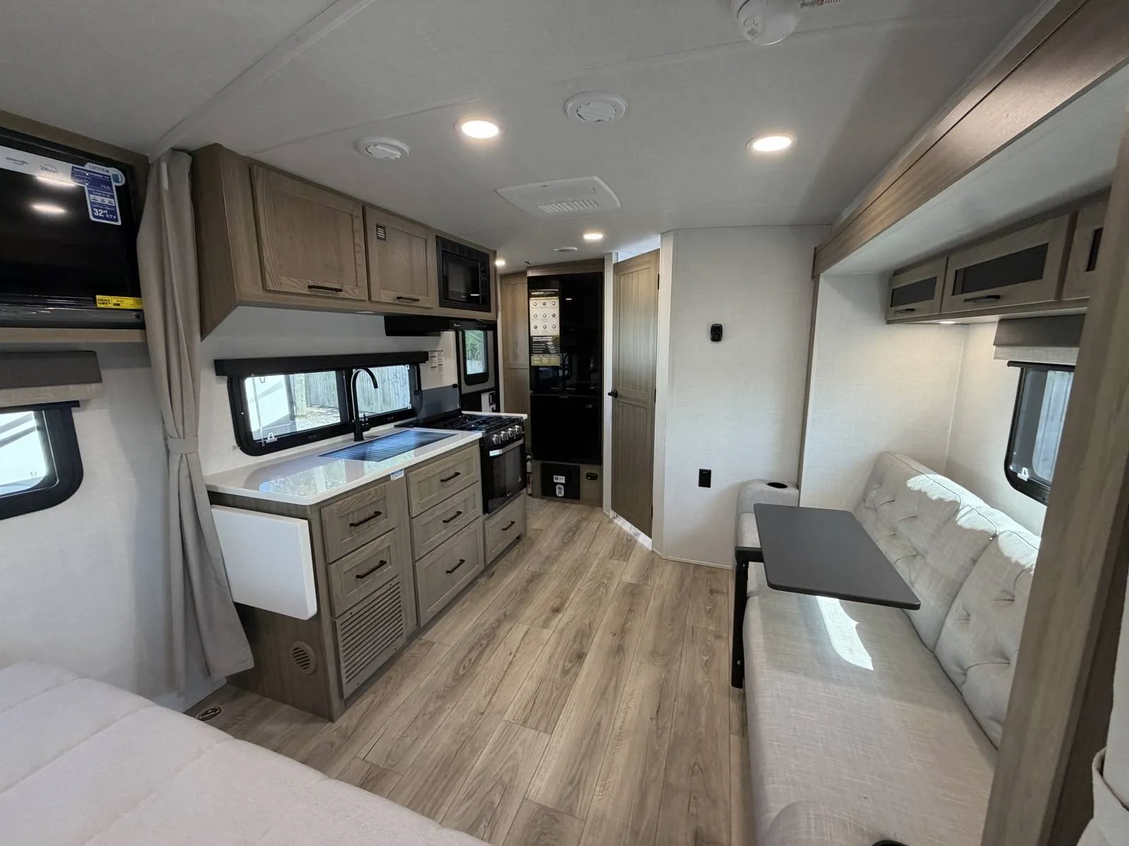 2027 Forest River Rockwood Mini Lite 2109S — Photo 6