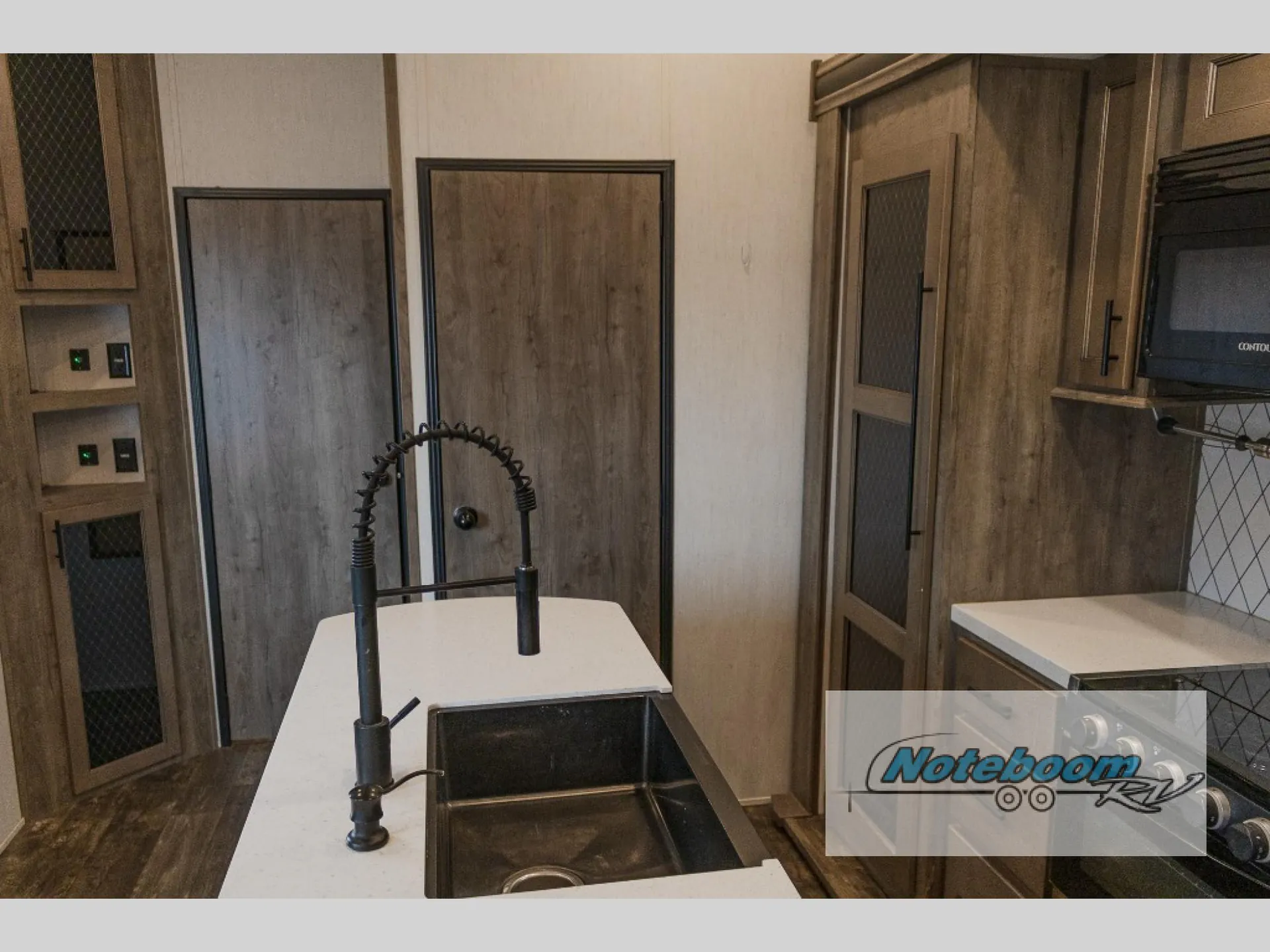 2021 Forest River Sabre 37FLH - Photo 3