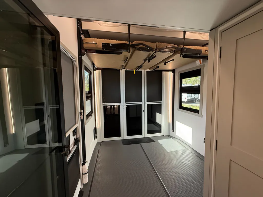 2026 Brinkley Model G 3520, Photos photo 35