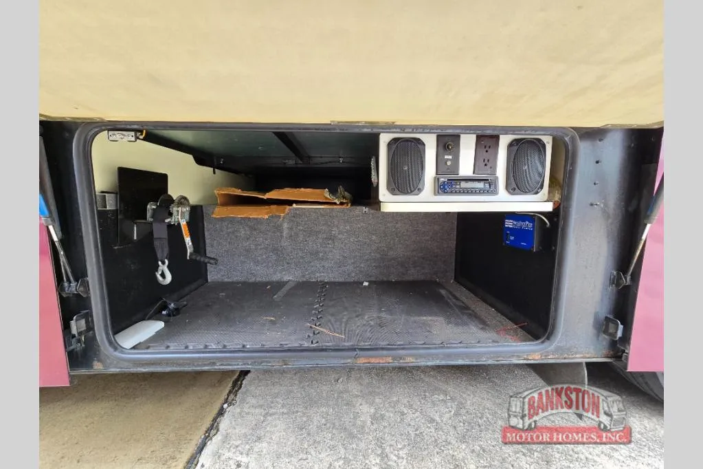 2003 Winnebago Journey 39WD - Photo 4