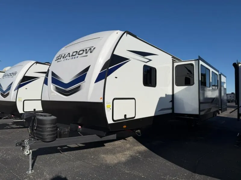 2025 Cruiser RV Shadow Cruiser 330BHS - Photo 4