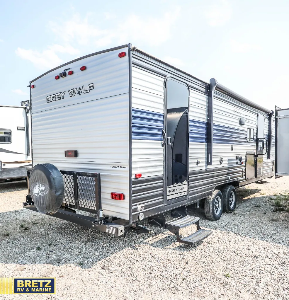 2022 Forest River Cherokee Grey Wolf 26DBH — Photo 5