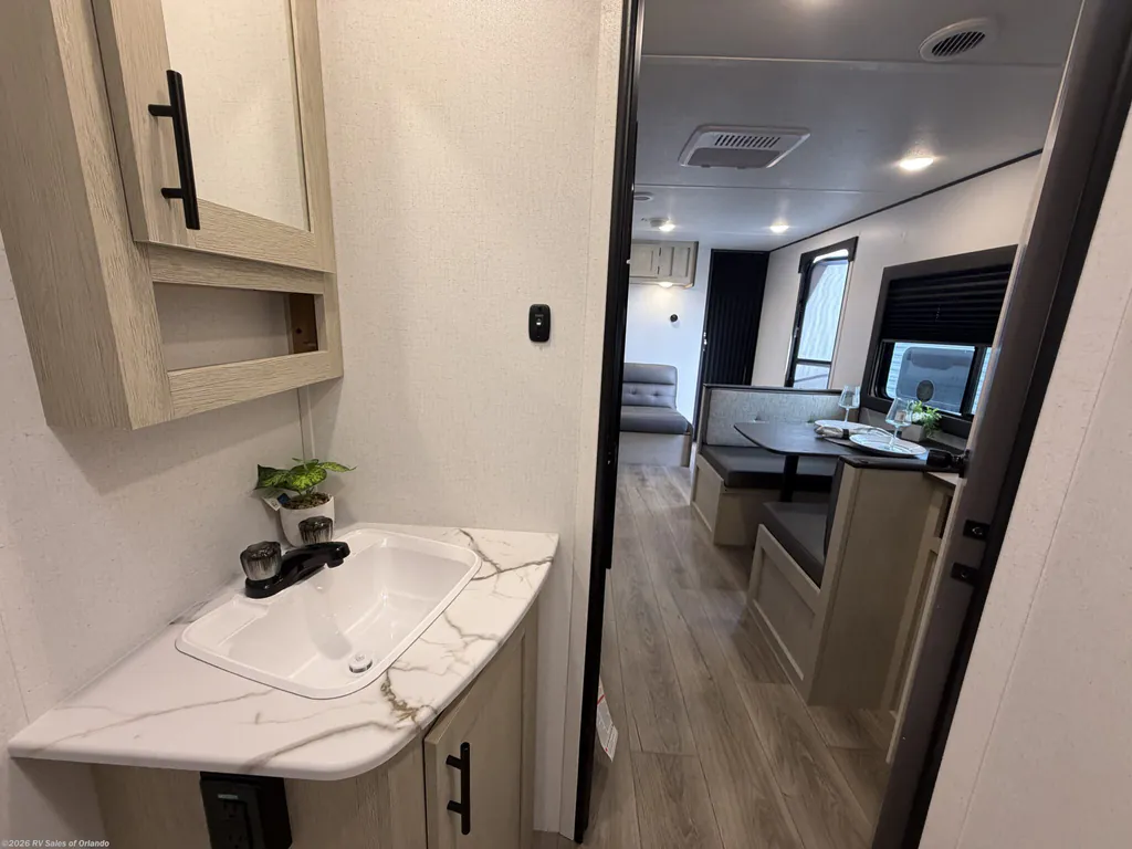 2025 Shasta I-5 526BH, Photos photo 15