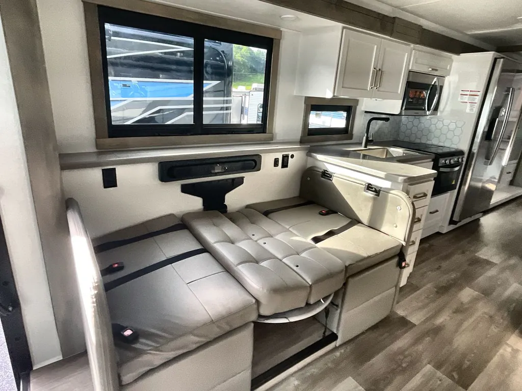 2027 Entegra Coach Vision XL 36C, Photos photo 14