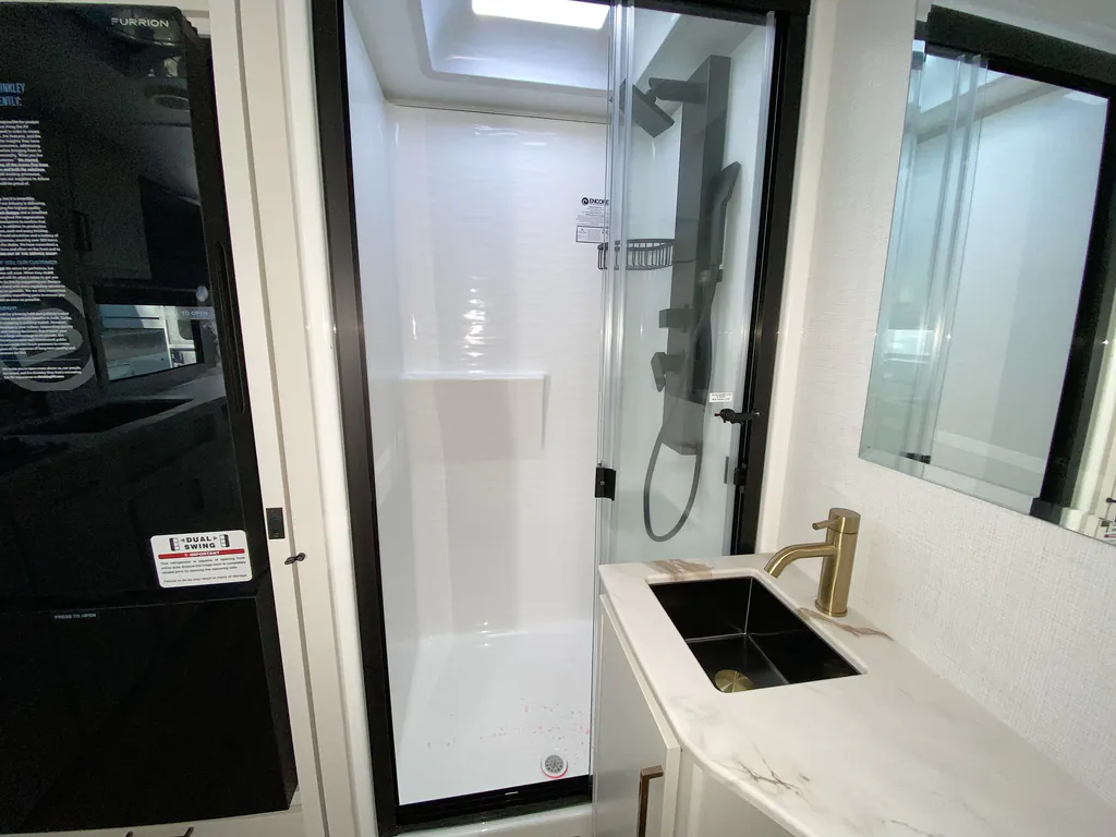 2026 Brinkley Model Ix 20X, Photos photo 15