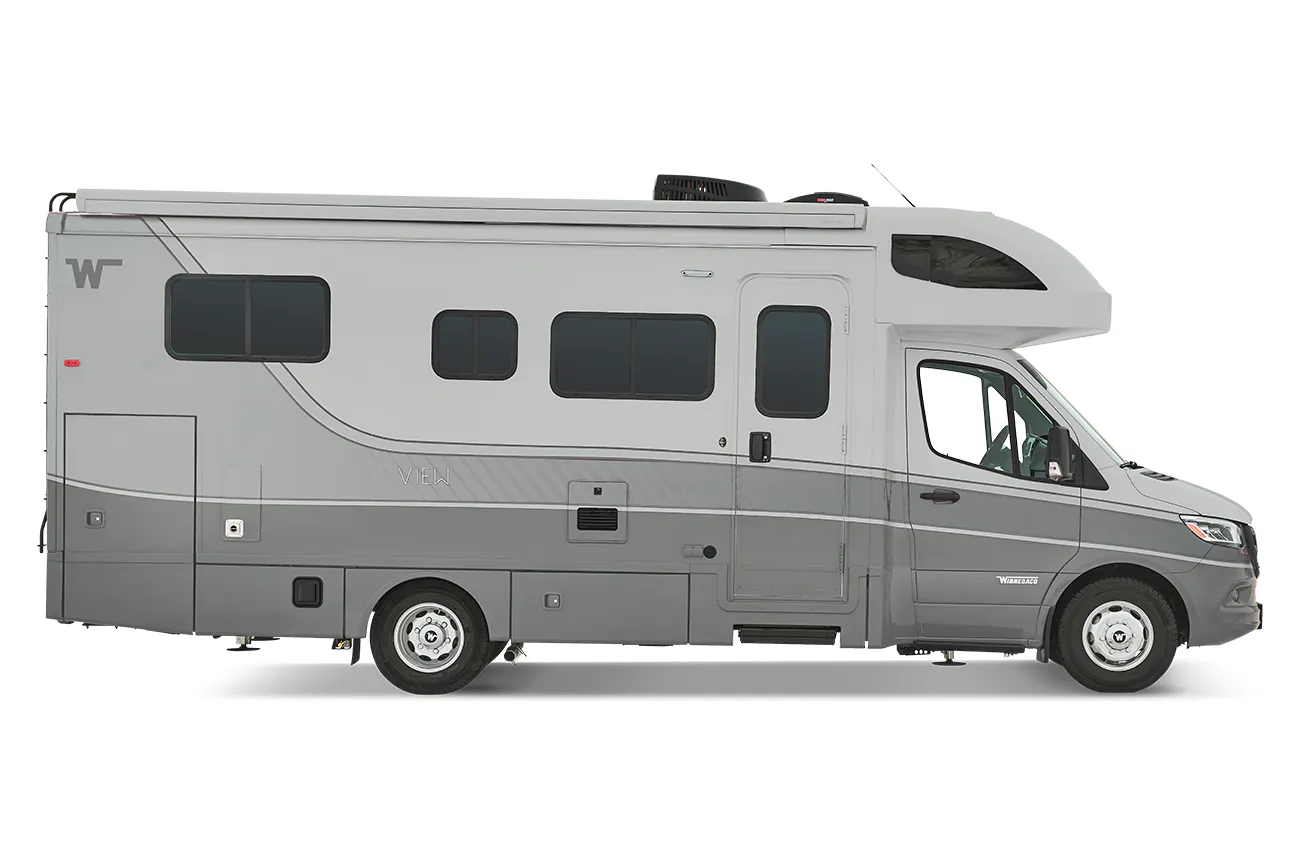 Winnebago Navion 24T exterior