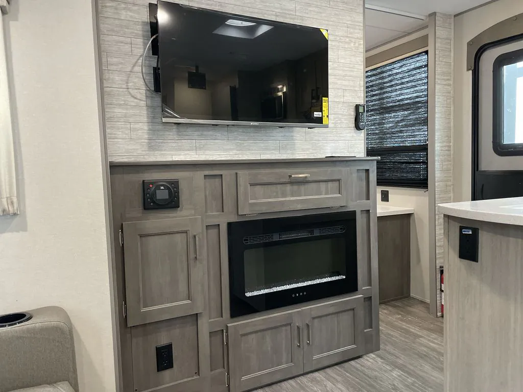 2026 Forest River Aurora 34BHTS — Photo 6
