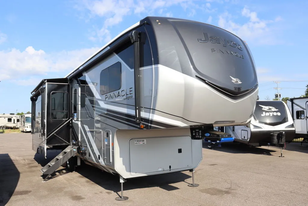 2026 Jayco Pinnacle 32RLTS - Photo 2