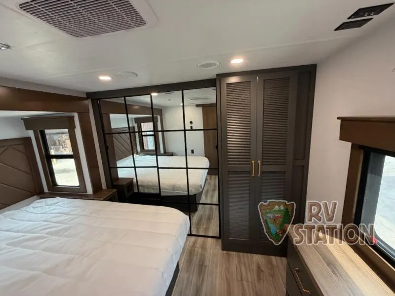 2026 Keystone Montana High Country 290RL - Photo 3