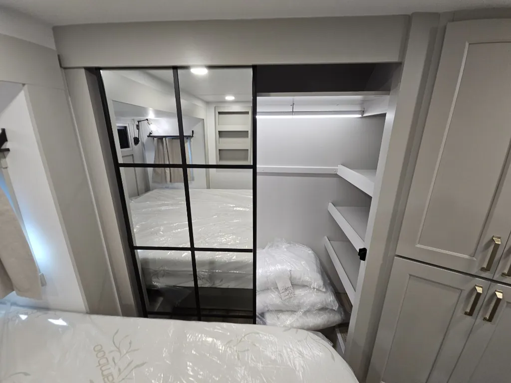2026 Brinkley Model G 3950, Bedroom photo 3
