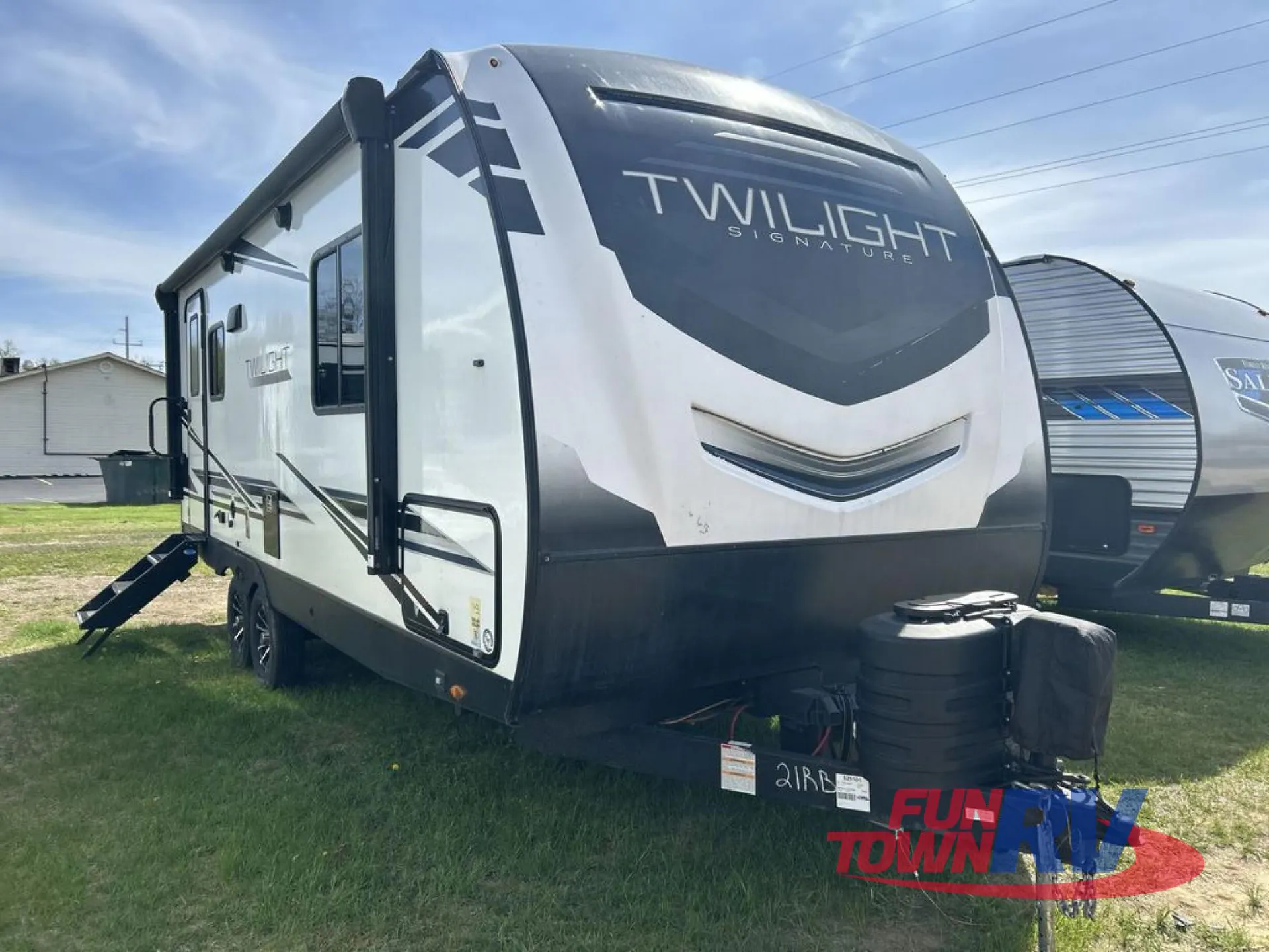 2024 Cruiser RV Twilight Signature 21RB - Photo 2