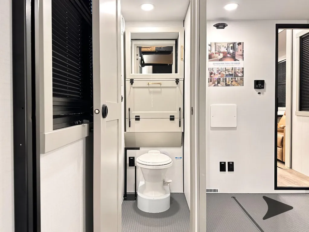 2026 Brinkley Model G 4100, Photos photo 103