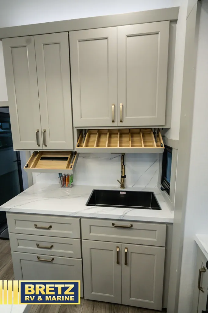 2026 Brinkley Model G 3950, Kitchen photo 5