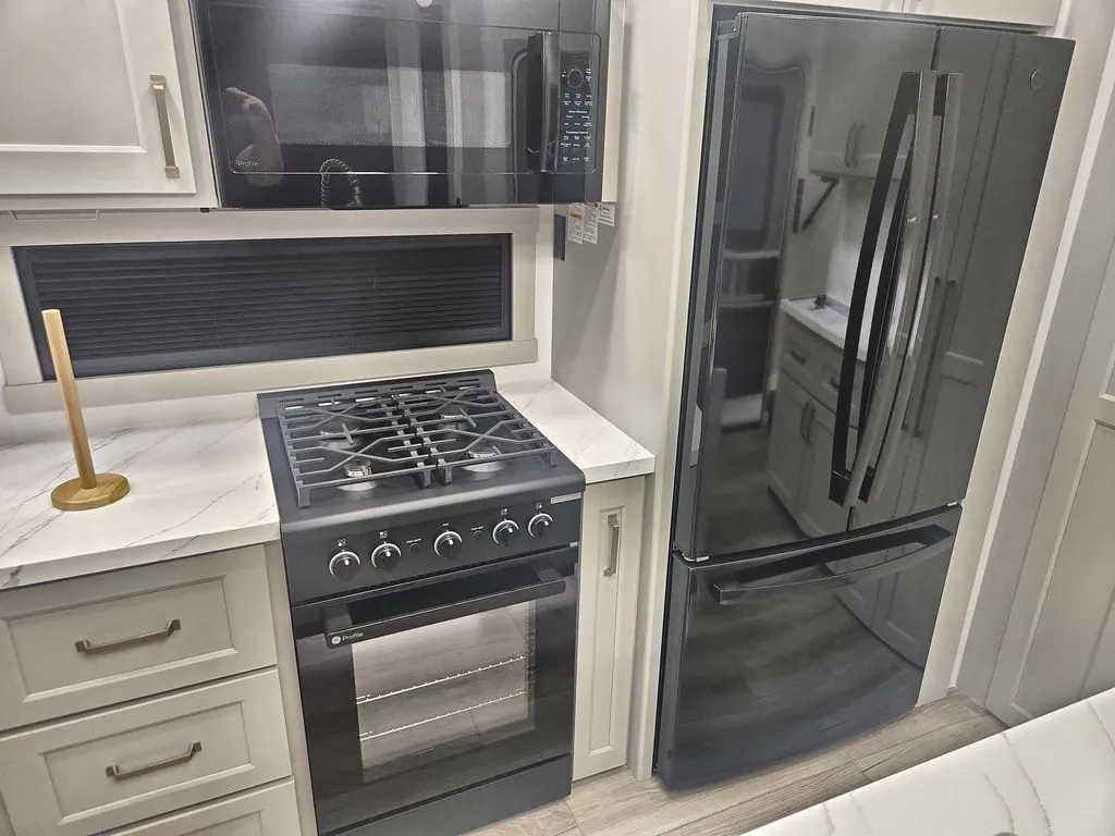 2026 Brinkley Model G 4170, Photos photo 25
