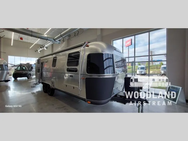 2026 Airstream Flying Cloud 27FB - Photo 2