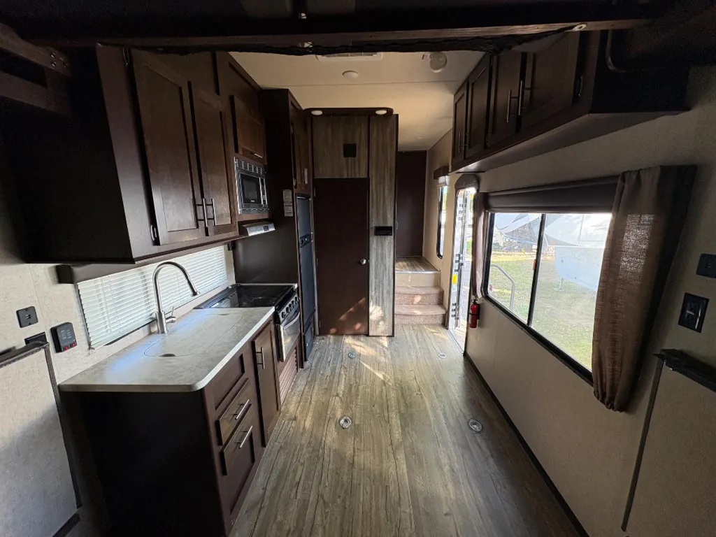 2018 Forest River Cherokee Grey Wolf 25RR, Photos photo 10