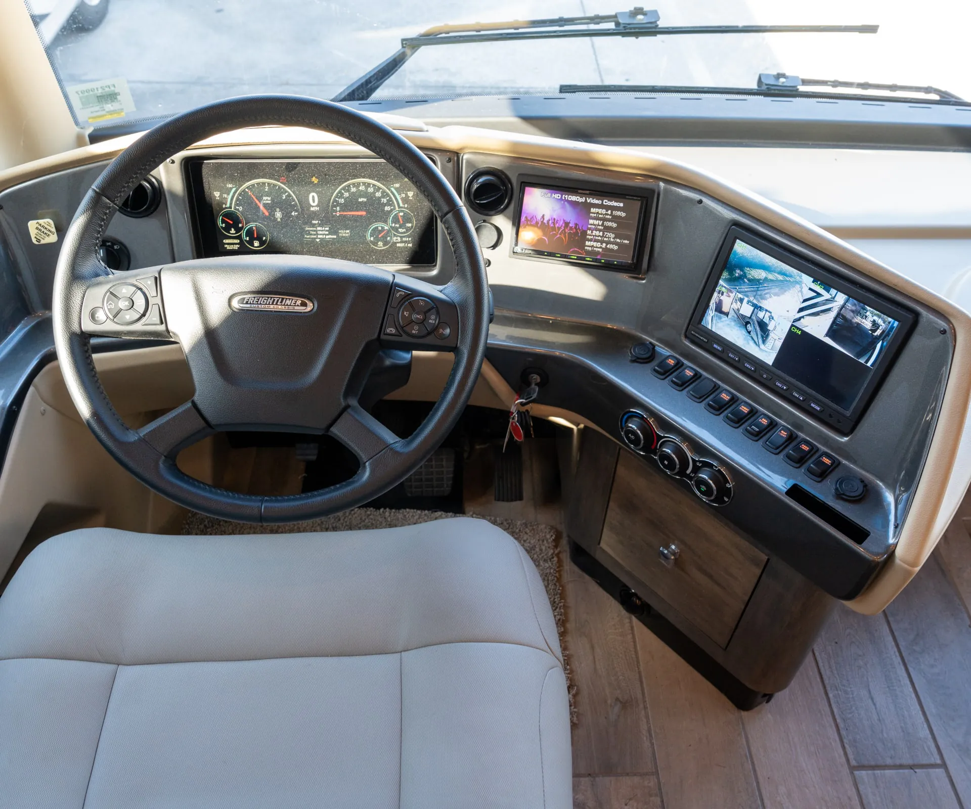 2023 Tiffin Phaeton 36 SH - Photo 3