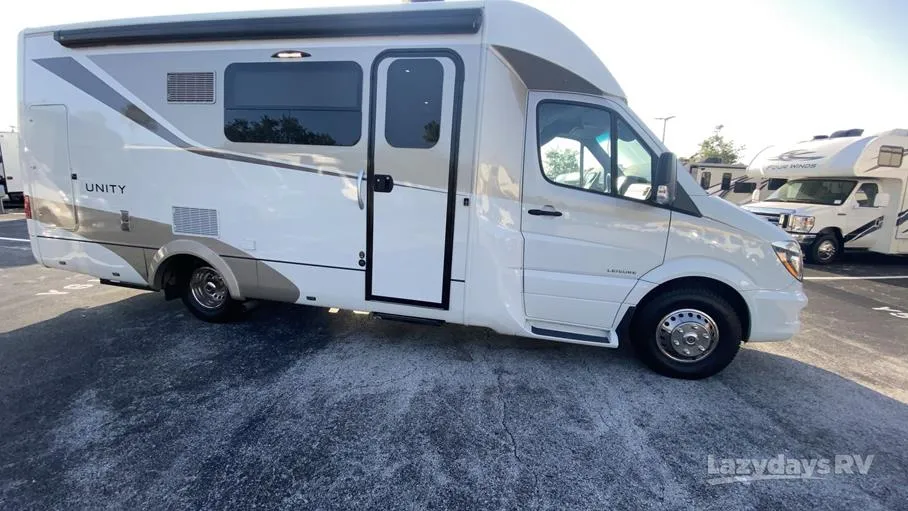2017 Leisure Travel Unity 24MB - Photo 2