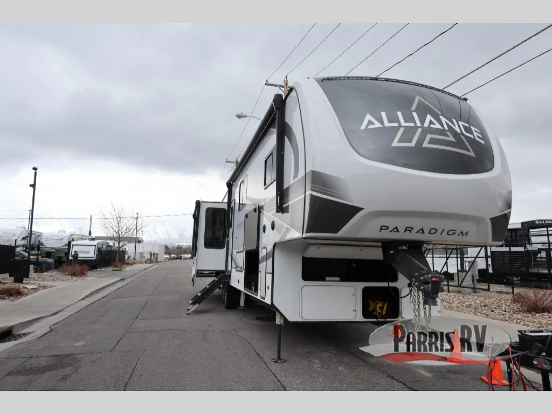 2024 Alliance RV Paradigm 390MP dealer photo 1 from Parris RV