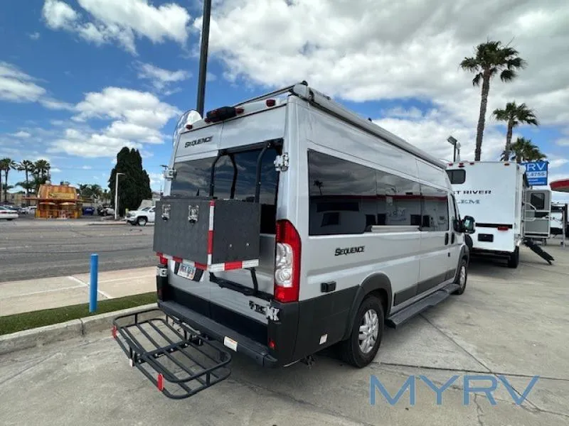 2023 Thor Motor Coach Sequence 20K - Photo 3