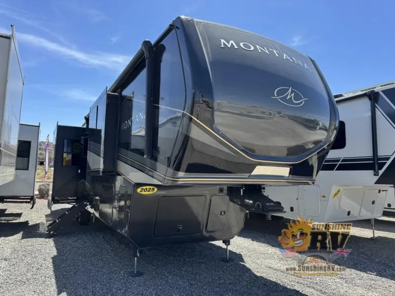 2025 Keystone Montana 3901RK - Photo 2