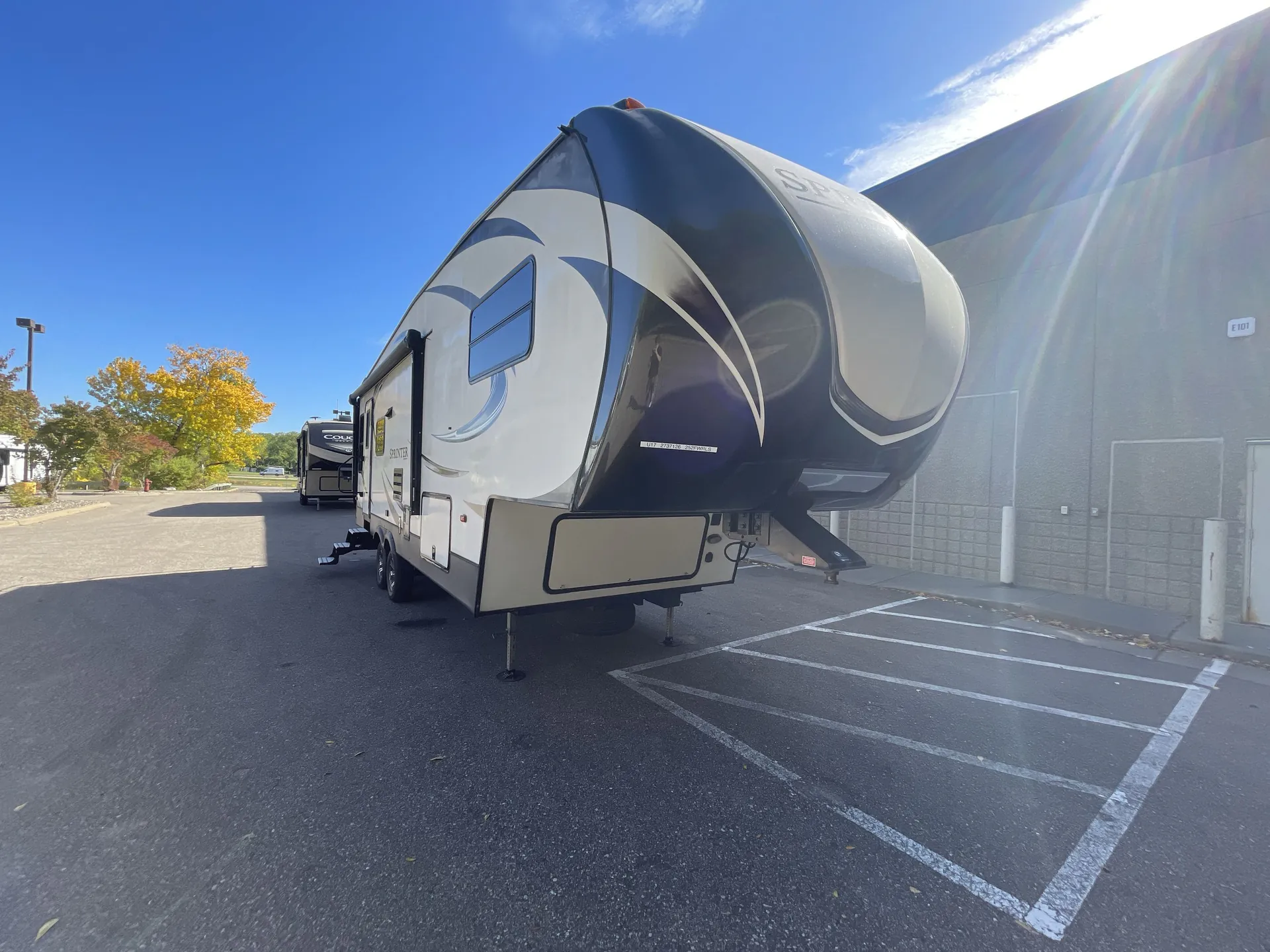 2017 Keystone Sprinter 252FWRLS - Photo 2