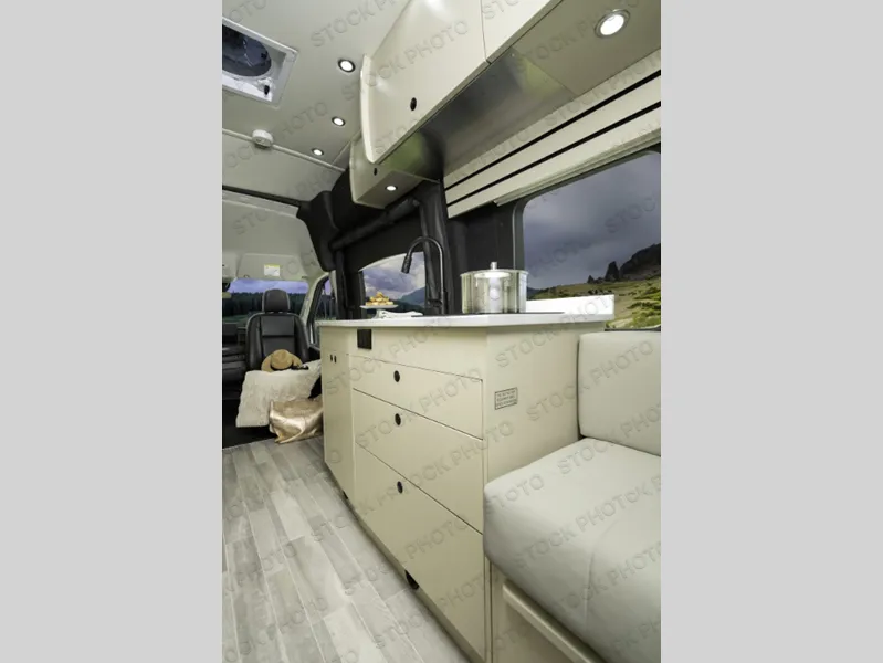2027 Pleasure-Way Ontour 2.2 - Photo 3