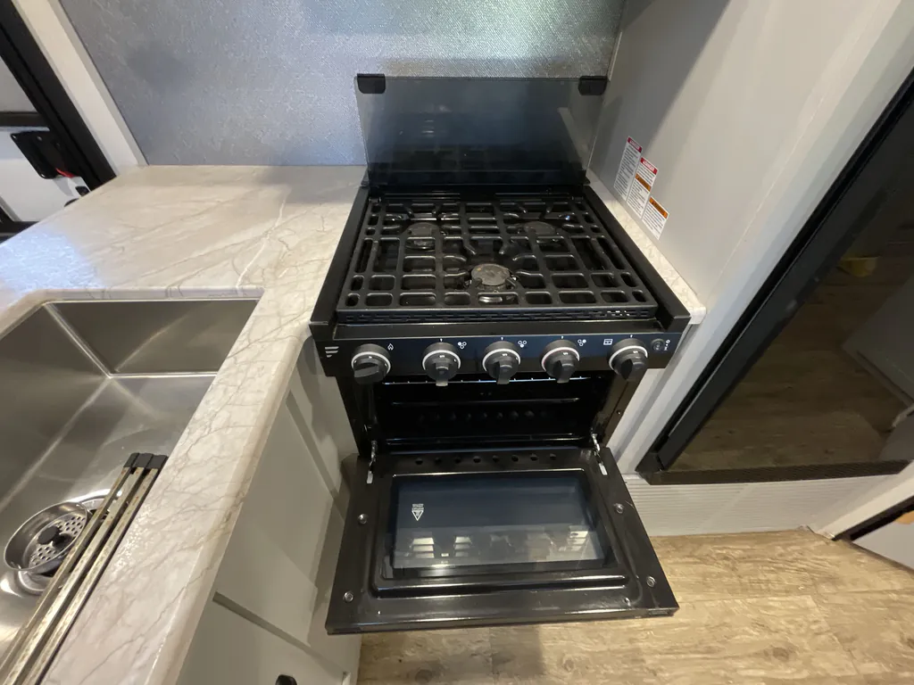 2022 Forest River Vibe 32BH, Photos photo 11