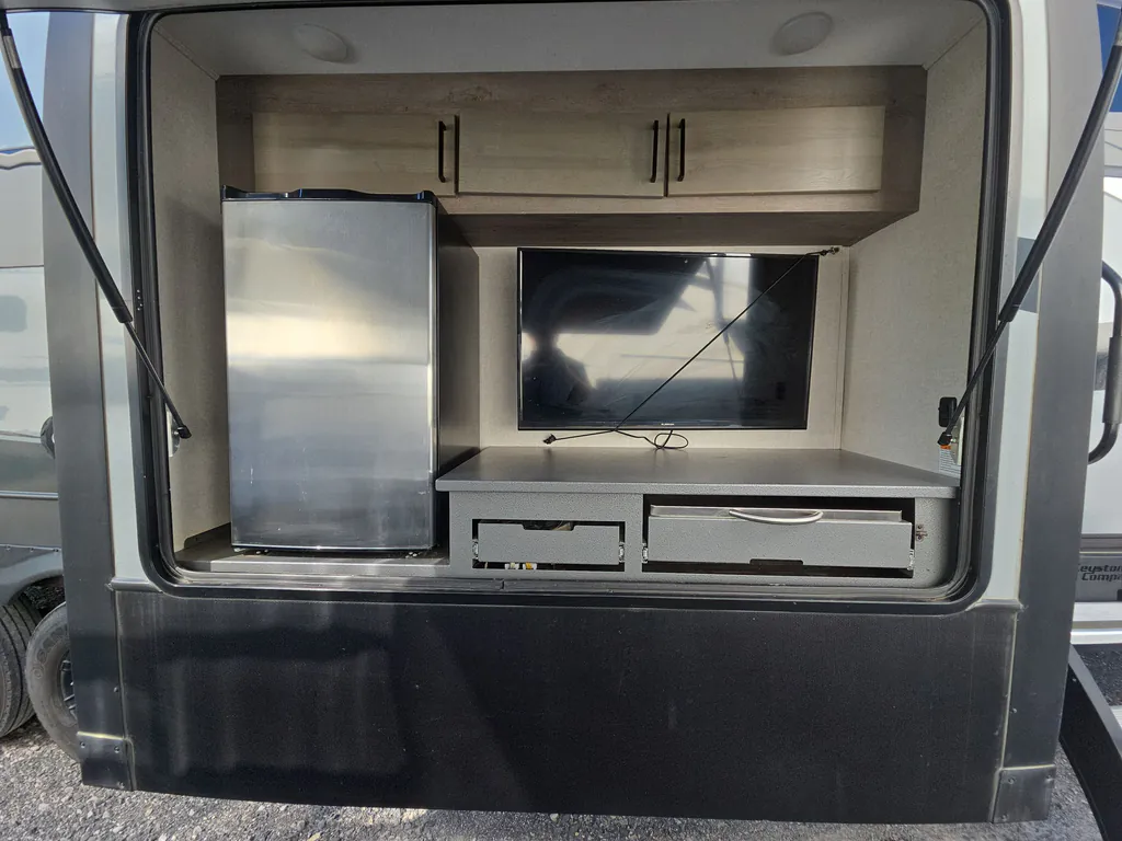 2020 Keystone Raptor 423, Photos photo 25