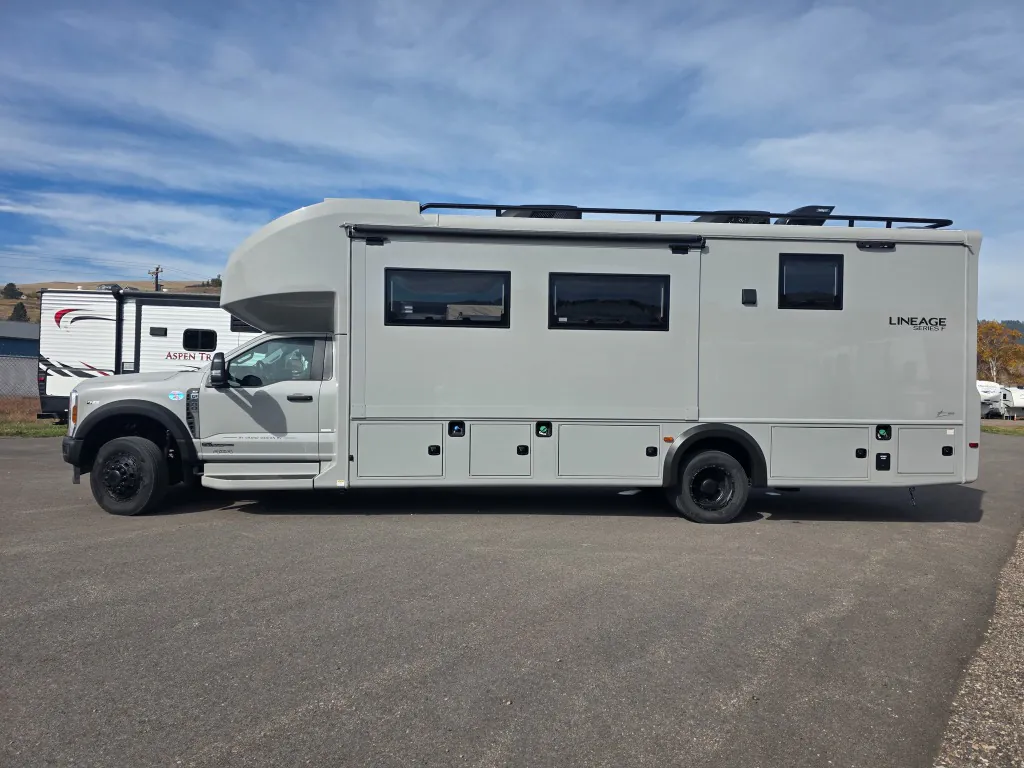 2026 Grand Design Lineage Series F 31ZW - Photo 4