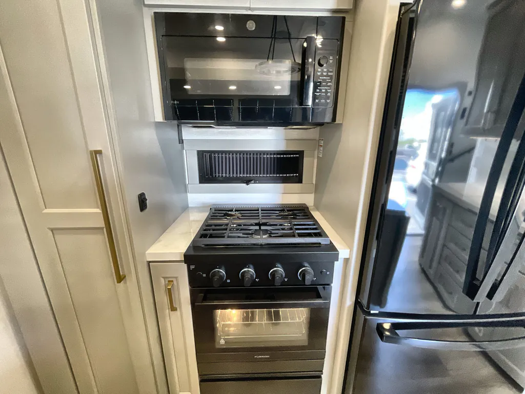 2024 Brinkley Model G 4000, Photos photo 9