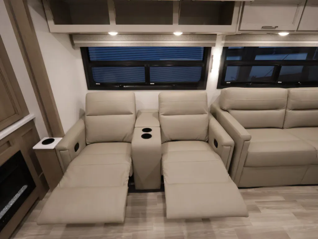 2027 Thor Motor Coach Windsport 36H, Photos photo 19