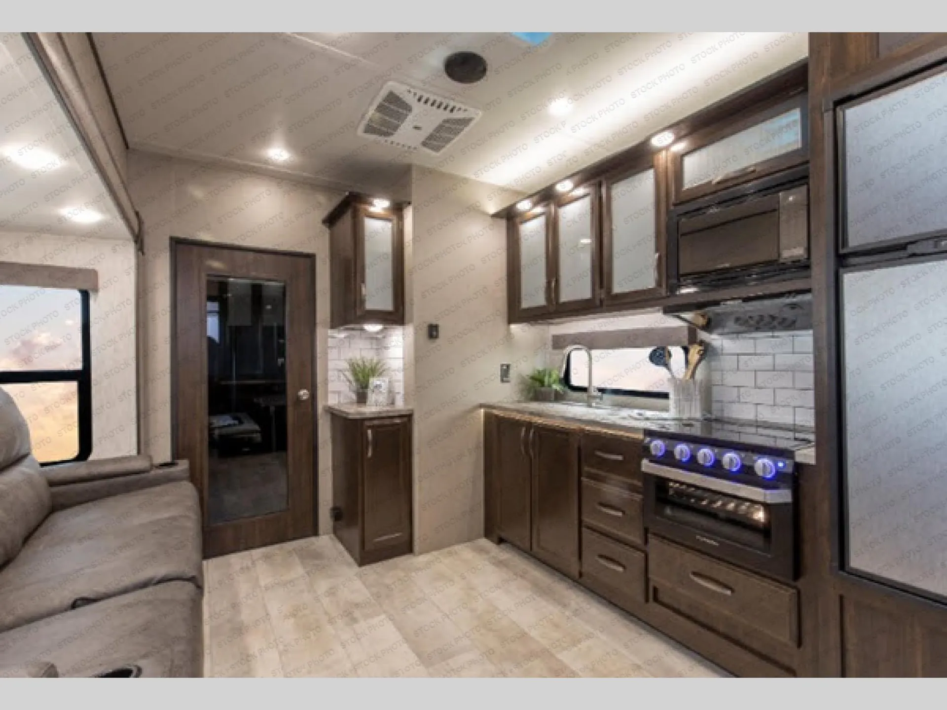2020 Grand Design Momentum G-Class 29G - Photo 2