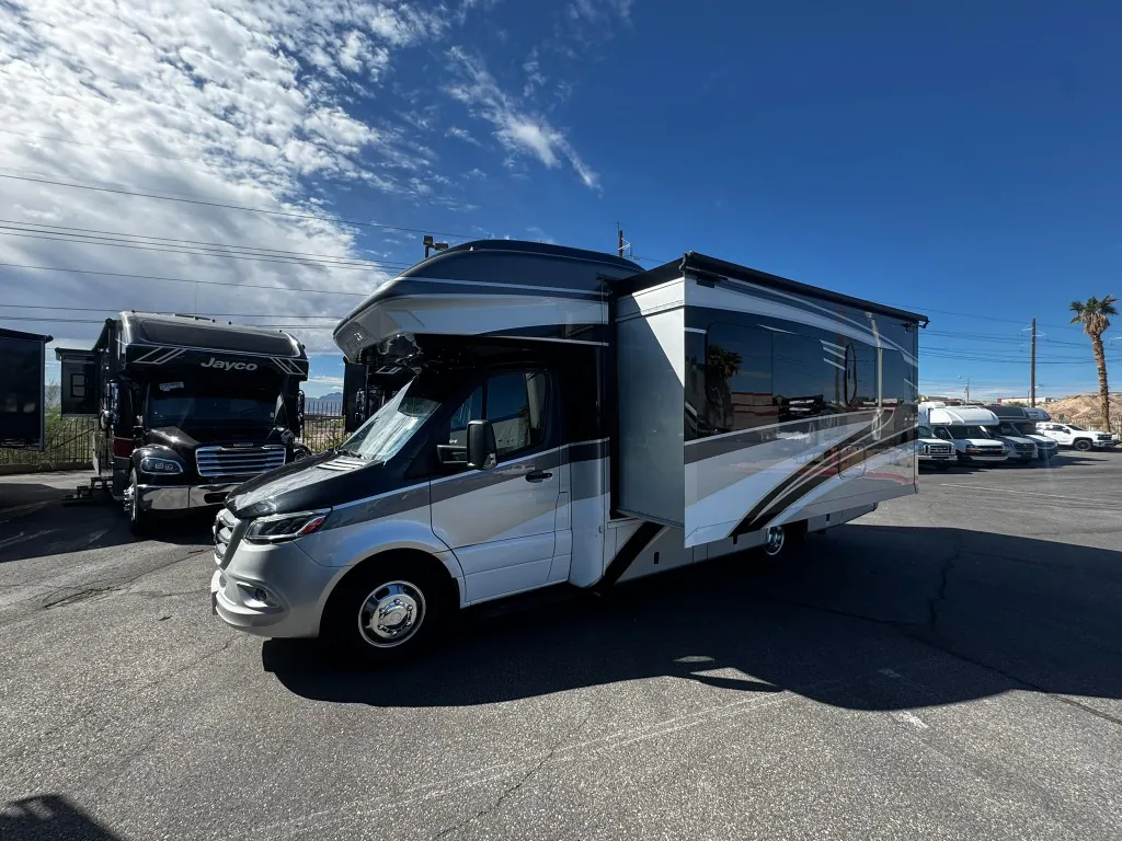 2023 Entegra Coach Qwest 24R - Photo 4