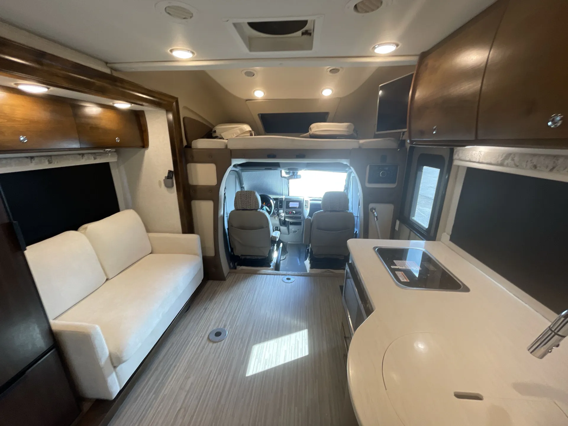 2018 Tiffin Wayfarer 24 BW dealer photo 3 from Camping World