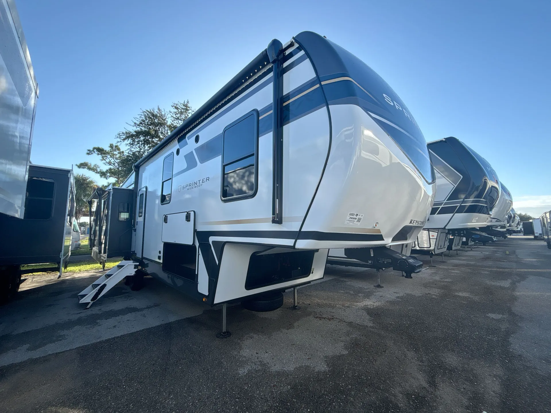 2026 Keystone Sprinter 3210RLS - Photo 2
