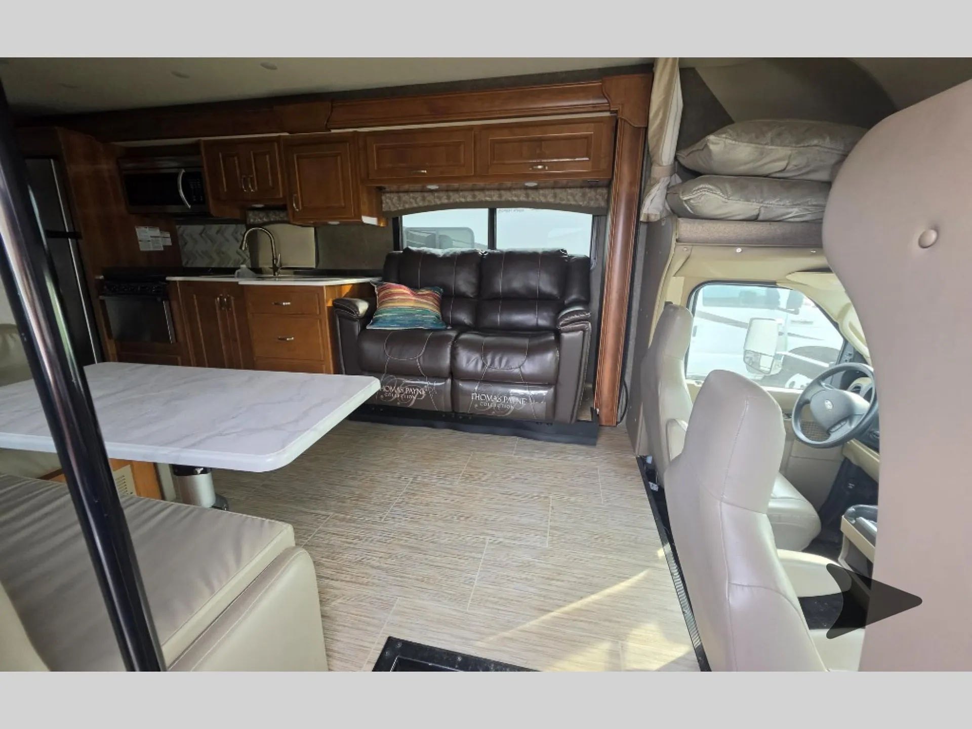 2019 Fleetwood Jamboree 30F - Photo 3