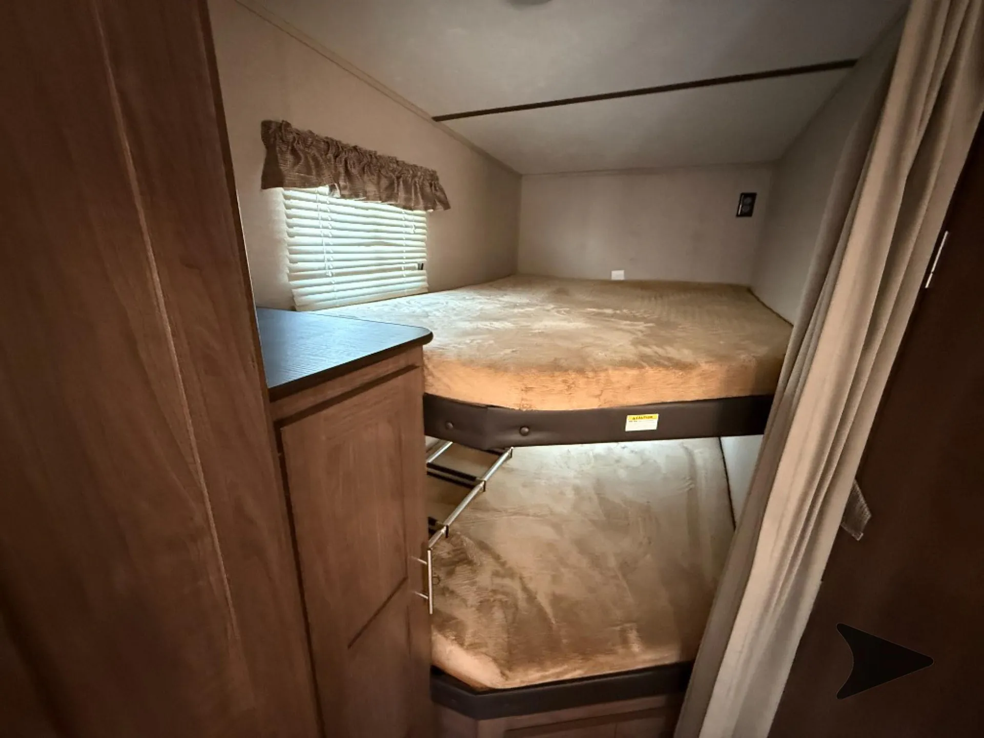 2019 Keystone Hideout 281DBS - Photo 3