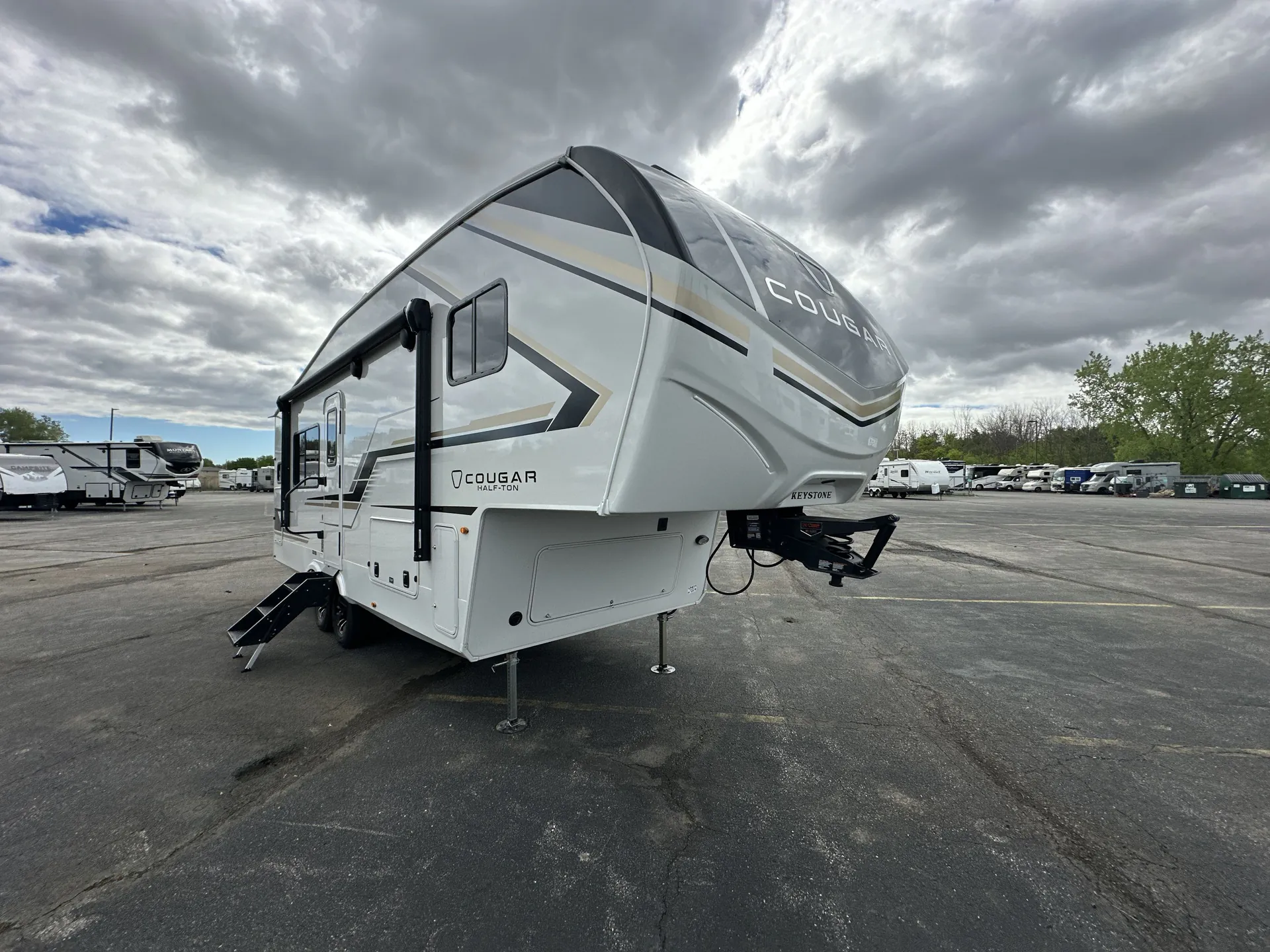 2026 Keystone Cougar Half-Ton 23MLE - Photo 2