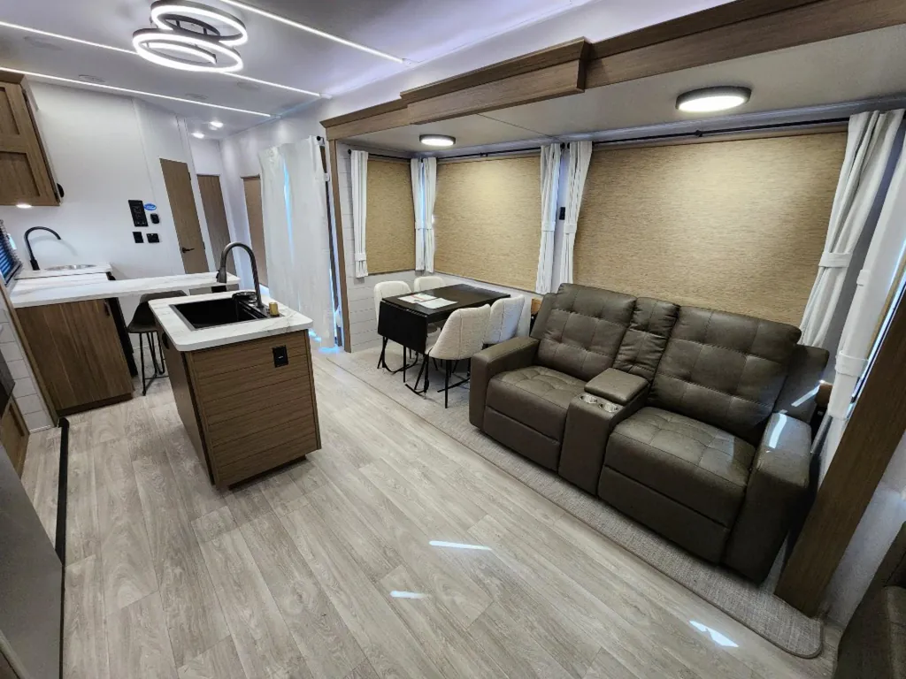 2027 Forest River Salem Villa 40RLB, Photos photo 4