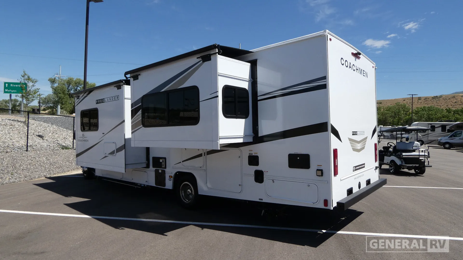 2026 Coachmen Freelander 30KB - Photo 4