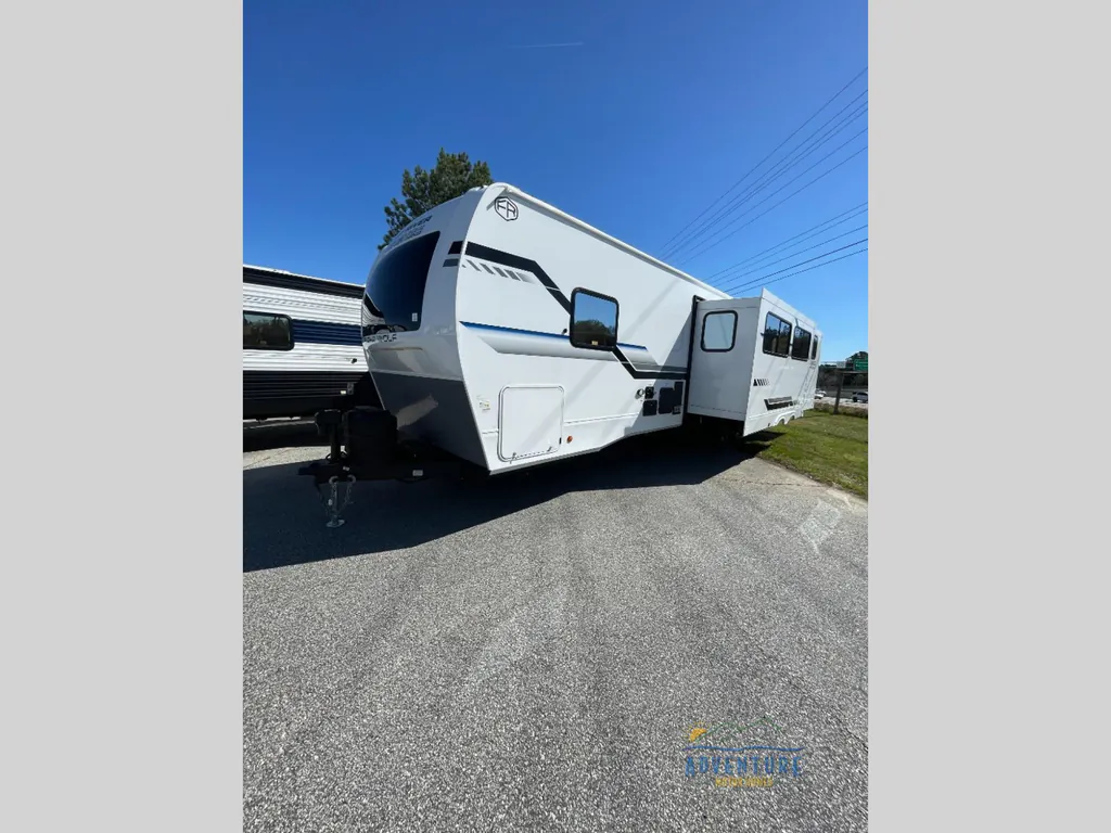 2026 Forest River Cherokee Alpha Wolf 33BH, Photos photo 4