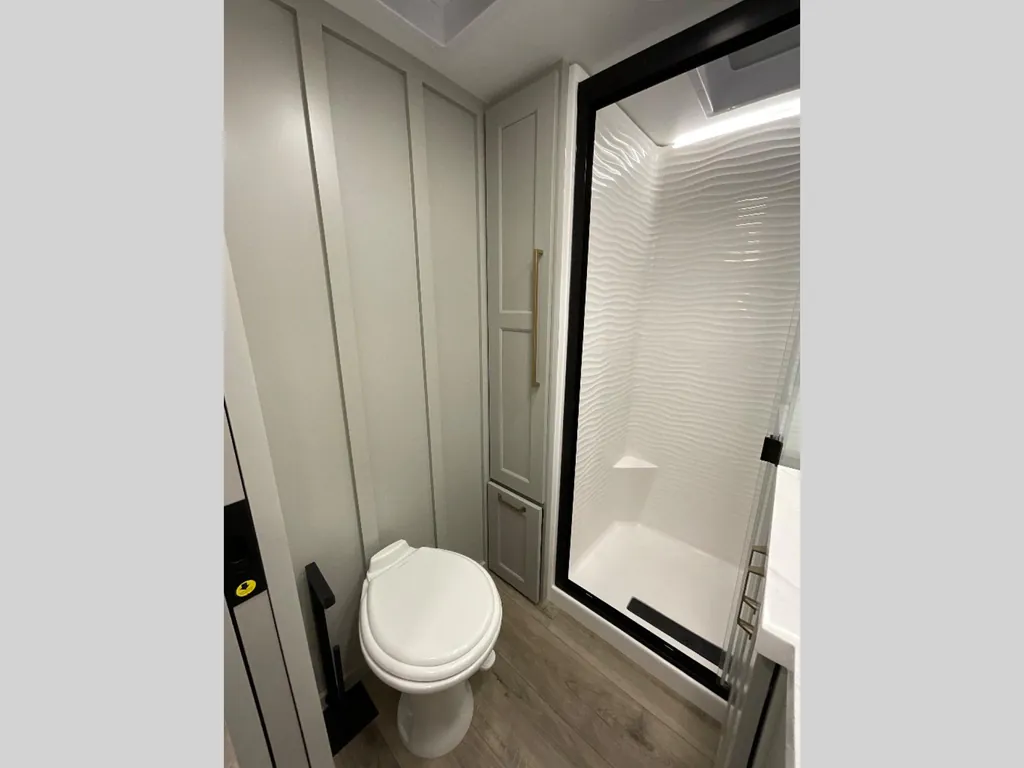 2025 Brinkley Model G 4100, Photos photo 37